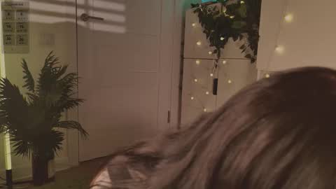 Snapshot of hugme_ chatting on January 2026 07:51:02 PM Mika online show from January 2026 07:51:02 PM