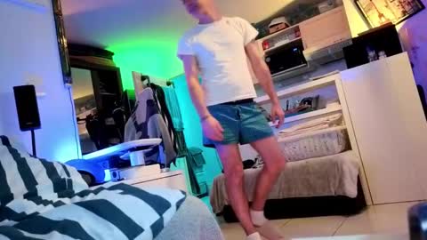 Hugo online show from January 2025 09:15:02 PM