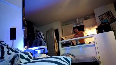 Hugo online show from January 2025 08:52:02 PM