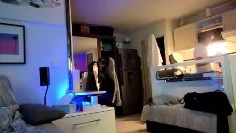 Hugo online show from October 2025 08:41:01 PM