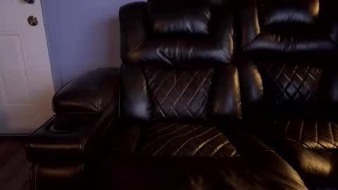 humbertoramirez1869 online show from April 2026 04:40:01 AM