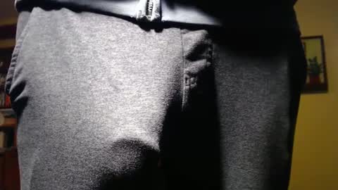 Big uncut cock dripping online show from January 2025 01:32:01 AM