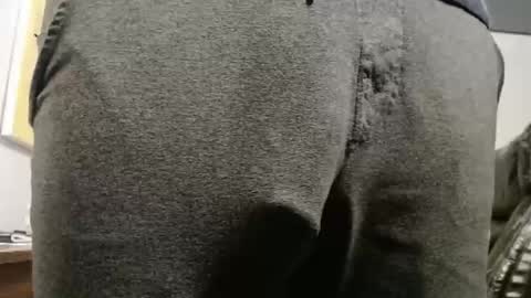 Big uncut cock dripping online show from October 2025 02:43:02 AM