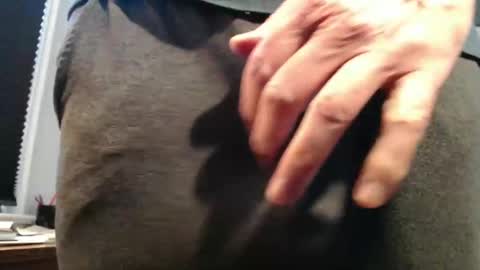 Big uncut cock dripping online show from October 2025 01:04:02 PM