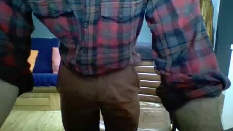 hunghard2004 online show from October 2025 09:45:01 AM