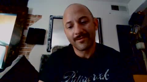 Snapshot of hungherowithoutacape chatting on June 2026 05:21:02 PM hungherowithoutacape online show from June 2026 05:21:02 PM