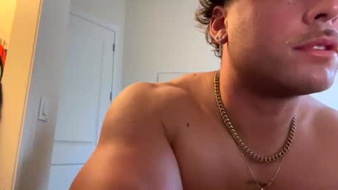 Snapshot of hungkingg22 chatting on March 2025 07:48:01 PM hungkingg22 online show from March 2025 07:48:01 PM