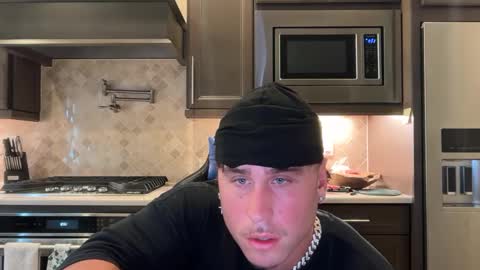 Snapshot of hungkingg22 chatting on September 2025 04:32:01 PM hungkingg22 online show from September 2025 04:32:01 PM