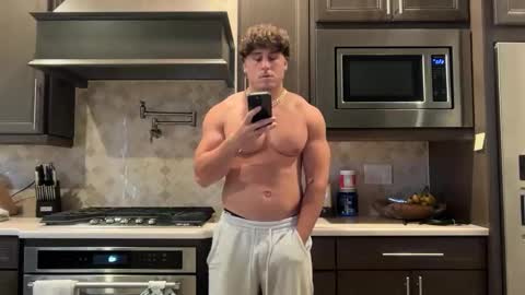 Snapshot of hungkingg22 chatting on October 2025 03:43:01 PM hungkingg22 online show from October 2025 03:43:01 PM