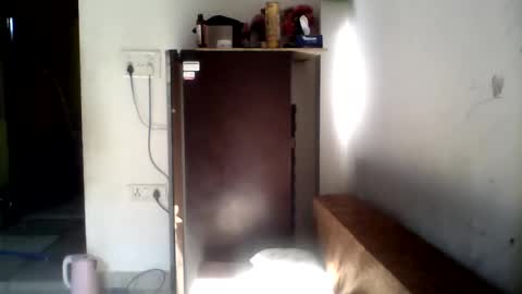 Snapshot of hunkster102 chatting on February 2026 04:05:02 AM hunkster102 online show from February 2026 04:05:02 AM