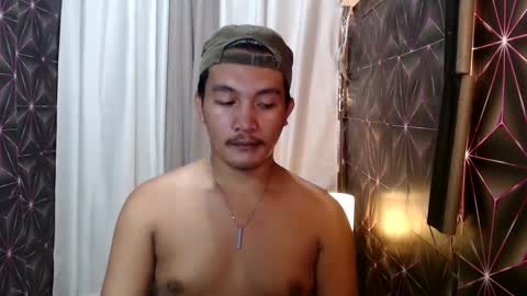 hunkylloyd online show from January 2025 11:17:01 PM