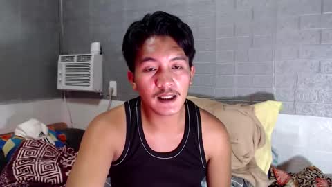 hunkylloyd online show from April 2026 05:52:01 AM