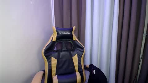 hunkyzeus online show from June 2026 02:23:01 PM