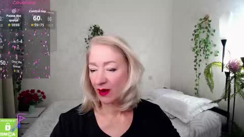 Irena online show from September 2025 12:10:01 PM