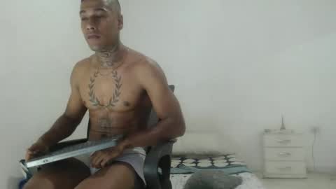 hunting_blondes online show from March 2026 10:05:01 PM