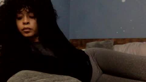 Snapshot of hunyybunz chatting on February 2025 03:57:02 AM Goddess Hunyy online show from February 2025 03:57:02 AM