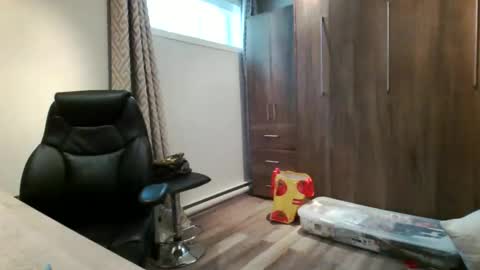 hurley7890 online show from December 2024 05:37:02 PM