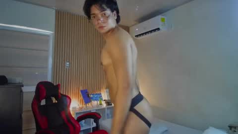 husband_xxx online show from April 2026 05:55:01 PM