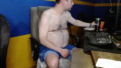 Snapshot of huskyguy chatting on May 2026 03:35:02 AM Huskyguy online show from May 2026 03:35:02 AM
