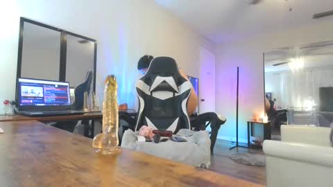 Snapshot of hustlebunni7 chatting on November 2025 02:28:01 PM hustlebunni7 online show from November 2025 02:28:01 PM