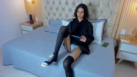 Snapshot of hxxyro chatting on February 2026 07:29:02 PM hxxyro online show from February 2026 07:29:02 PM