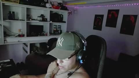 hydroblast777 online show from April 2026 11:02:01 PM