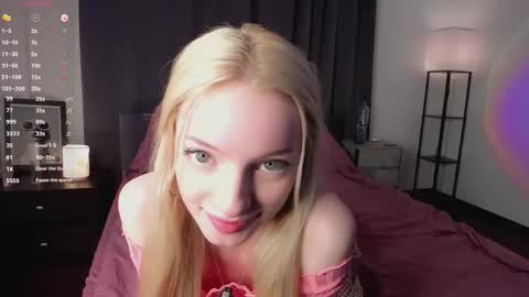 Snapshot of hypno_eyes_babe chatting on December 2025 02:43:02 PM Kate online show from December 2025 02:43:02 PM