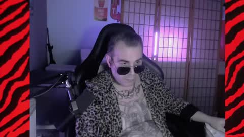 Snapshot of hypnosexray chatting on January 2025 02:08:01 AM Mistress Magenta online show from January 2025 02:08:01 AM