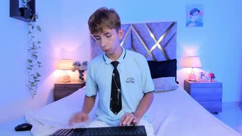 Son Hyunjin online show from October 2025 10:50:01 PM