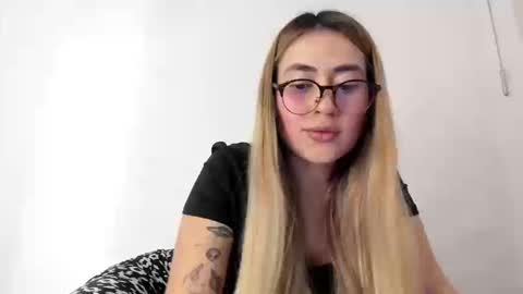 Snapshot of hyunjooo chatting on September 2025 08:43:01 PM Hyun Joo online show from September 2025 08:43:01 PM