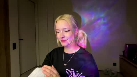 Anny online show from May 2026 06:27:01 PM