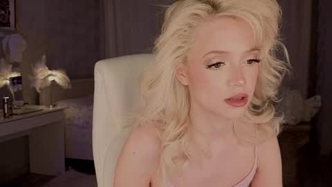 Snapshot of i__am_joss chatting on May 2026 08:06:02 PM Joselle online show from May 2026 08:06:02 PM