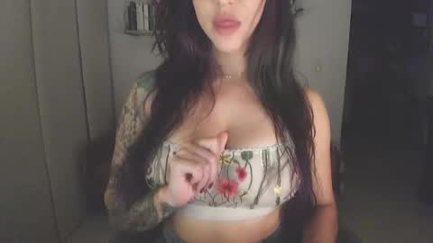 Lana Banana online show from November 2025 03:52:02 AM