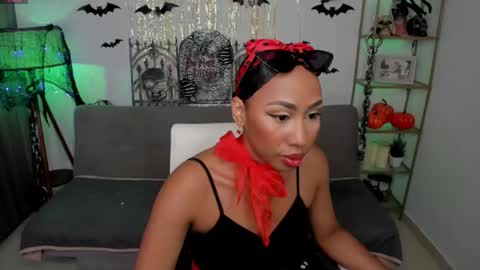 Snapshot of i_lulu chatting on October 2025 11:06:02 PM Lul online show from October 2025 11:06:02 PM