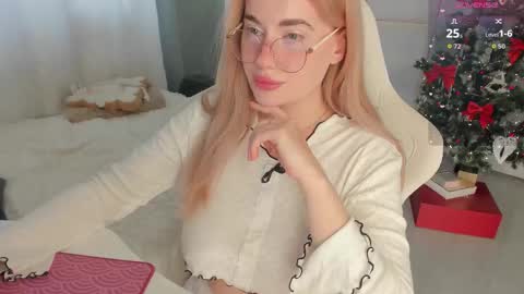 Snapshot of i_want_you_eva chatting on December 2025 10:57:01 AM HiI am EvaPVT is open online show from December 2025 10:57:01 AM