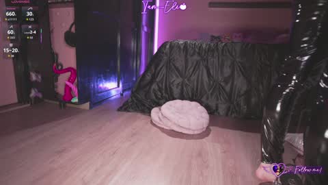 Snapshot of iam_eli chatting on October 2025 12:18:01 AM online show from October 2025 12:18:01 AM