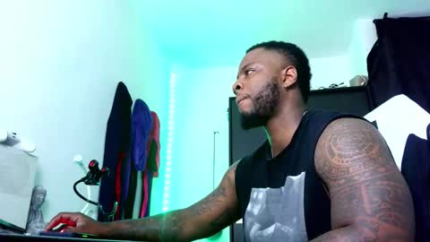 Snapshot of iam_hotbbc chatting on October 2025 02:56:01 AM Mr H Independent model online show from October 2025 02:56:01 AM