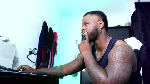 Snapshot of iam_hotbbc chatting on October 2025 03:25:01 AM Mr H Independent model online show from October 2025 03:25:01 AM