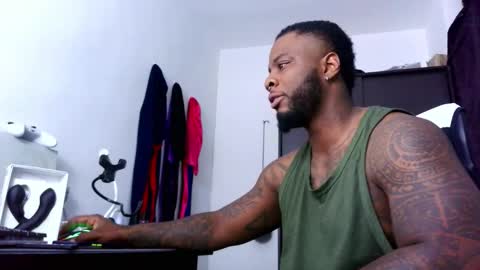 Snapshot of iam_hotbbc chatting on November 2025 01:27:01 AM Mr H Independent model online show from November 2025 01:27:01 AM