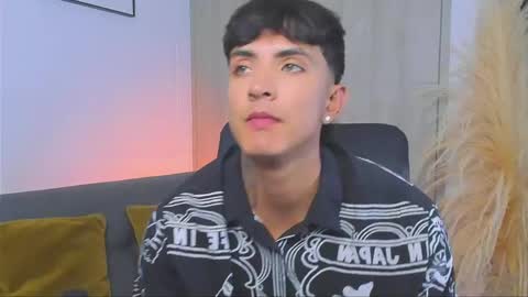 Light online show from May 2026 12:29:01 AM