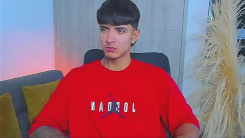 Light online show from May 2026 12:19:02 AM