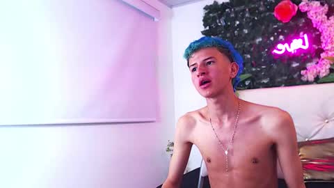 iam_lukas__ online show from October 2025 03:59:01 AM