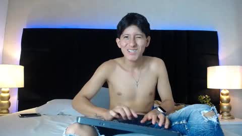 I A M   S M I T H S online show from February 2026 04:54:01 AM