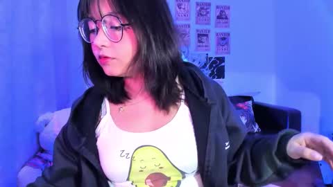 Snapshot of iam_zoechan chatting on September 2025 04:25:02 AM Zoe 3 online show from September 2025 04:25:02 AM