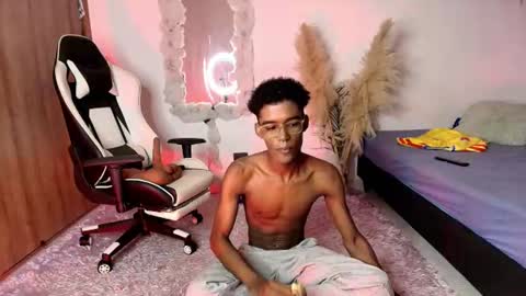 iamandrey_ online show from June 2026 11:43:01 PM