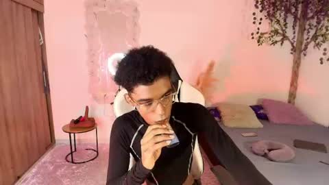 iamandrey_ online show from June 2026 12:44:02 AM