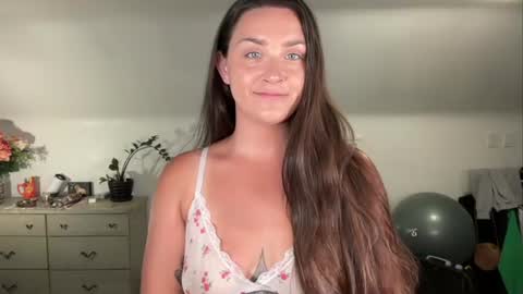 Crystal online show from June 2026 11:02:02 PM