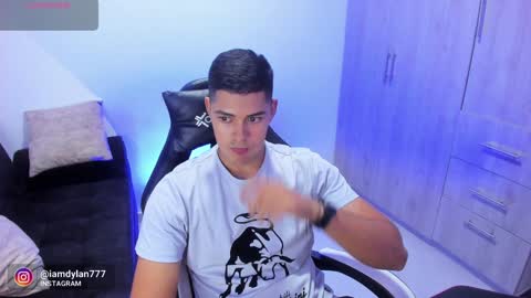 Snapshot of iamdylan777 chatting on February 2025 06:48:01 AM Dylan independent model online show from February 2025 06:48:01 AM