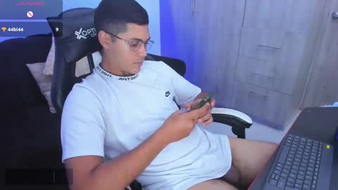 Snapshot of iamdylan777 chatting on February 2025 09:58:02 AM Dylan independent model online show from February 2025 09:58:02 AM