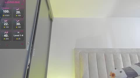 Juliiiiian online show from February 2025 05:37:02 PM